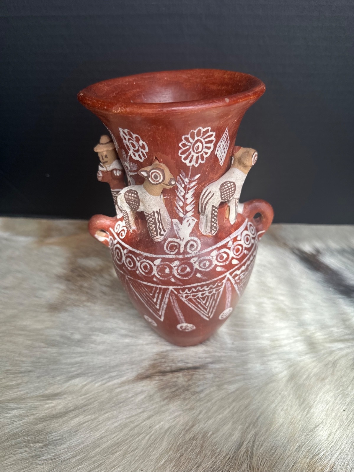 Peruvian Vase Handmade Terra Cotta Clay With 3-Dimensional Figurines 8