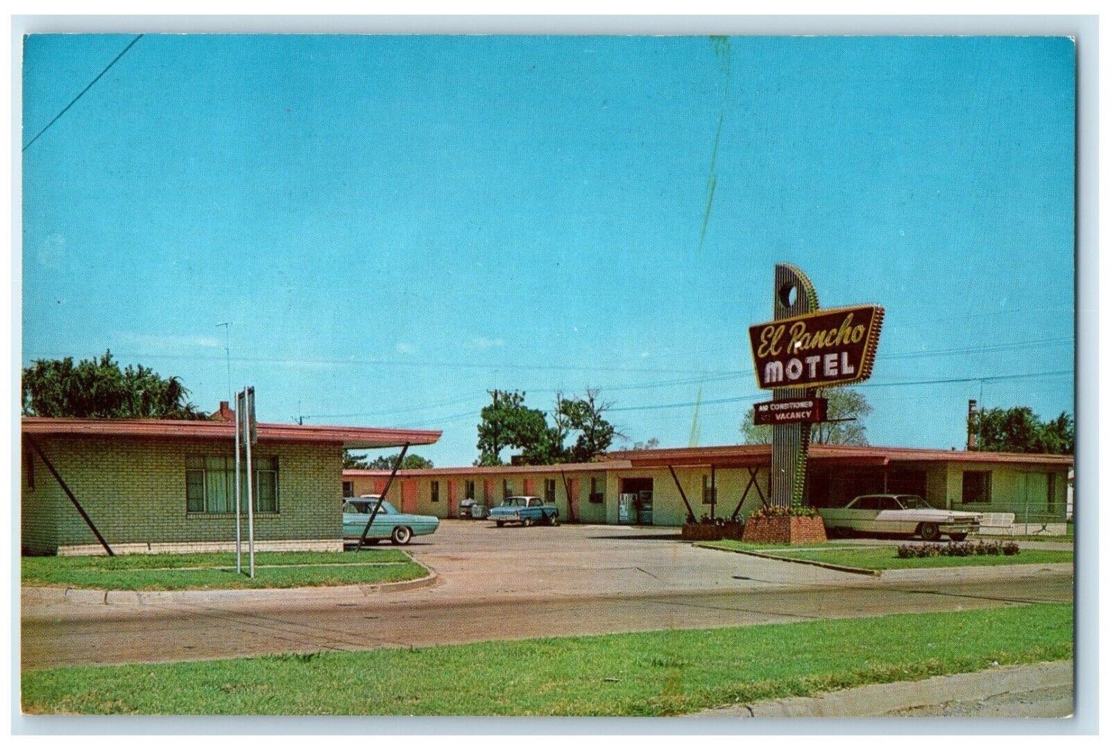 c1950's El Rancho Motel Cars Roadside Okmulgee Oklahoma OK Vintage Postcard
