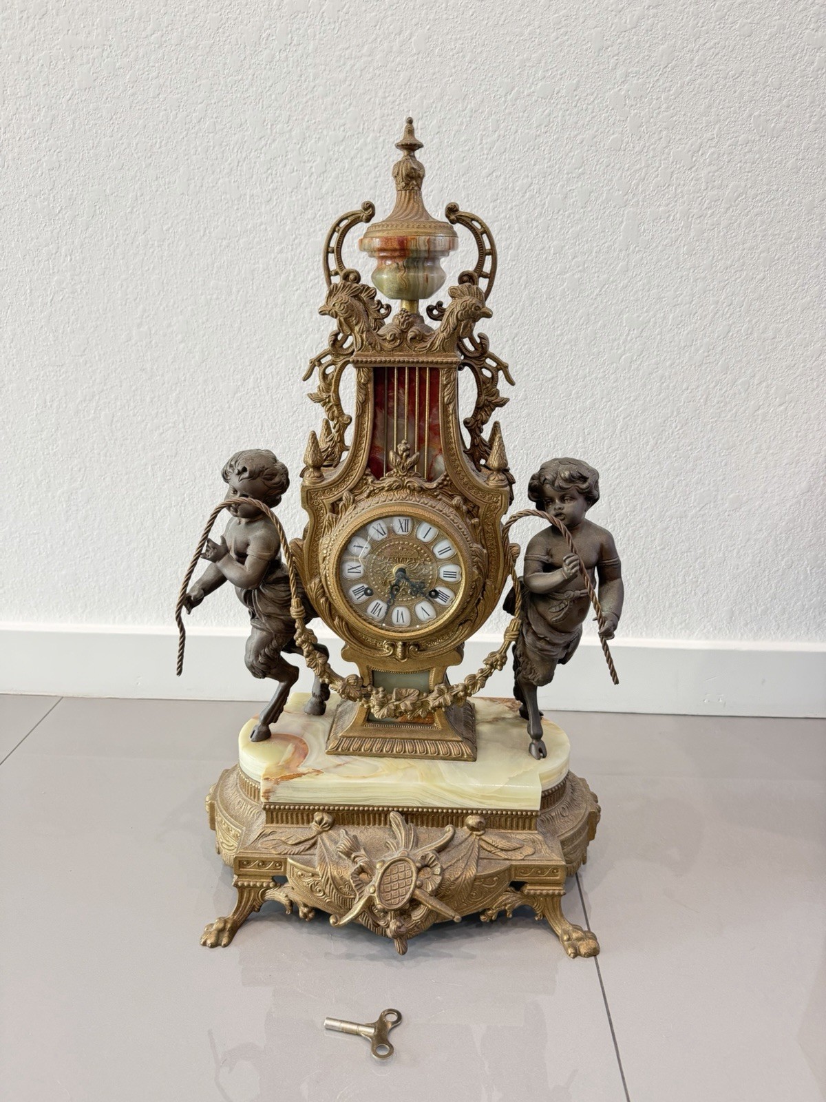 Marvelous Vintage Franz Hermle Clock In Italian Imperial Marble Brevettato Brass Marvelous Vintage Franz Hermle Clock In Italian Imperial Marble Brevettato Brass