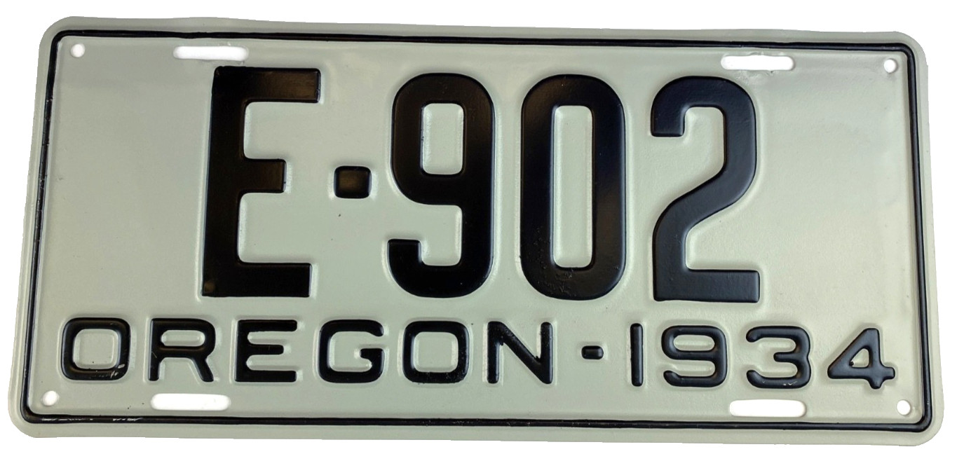 Vintage 1934 Oregon Repainted Auto License Plate E-902 Garage Pub Wall Decor