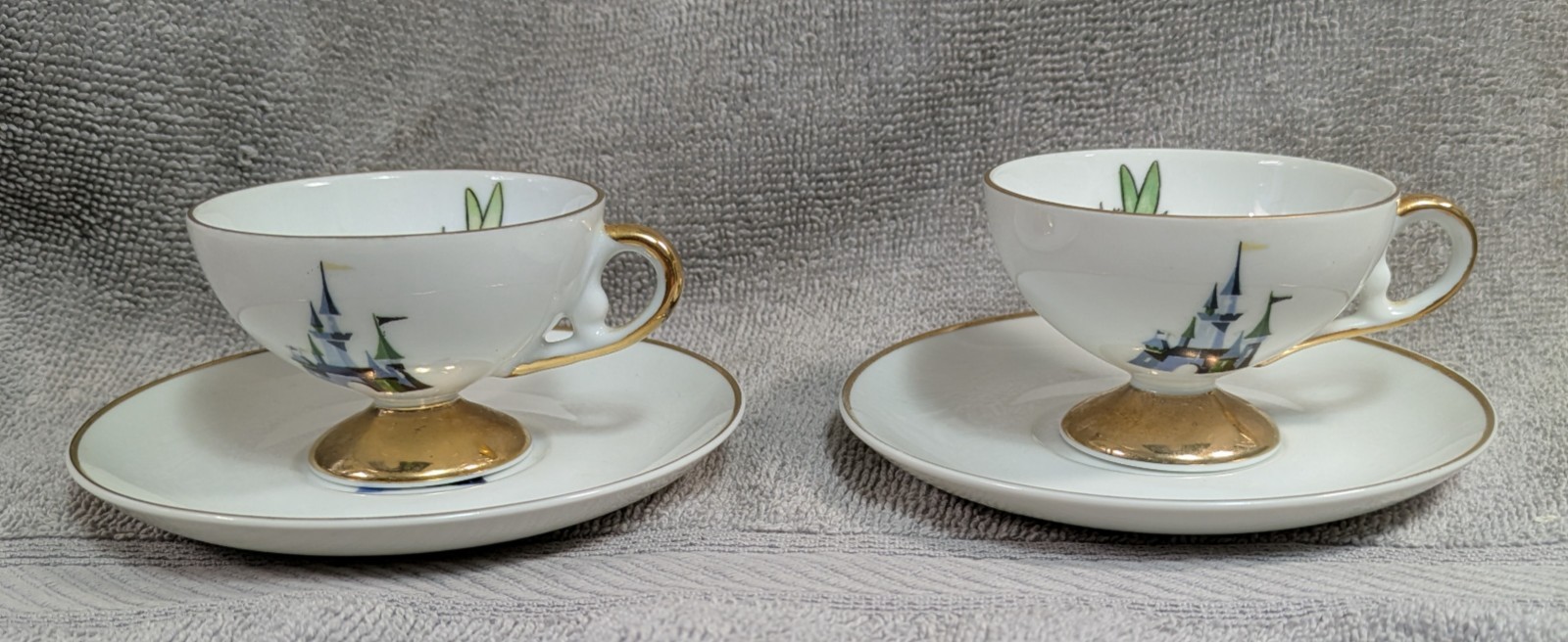 x2 VTG Disneyland Castle Tinkerbell Footed Demitasse Teacups & Saucers Gold Trim