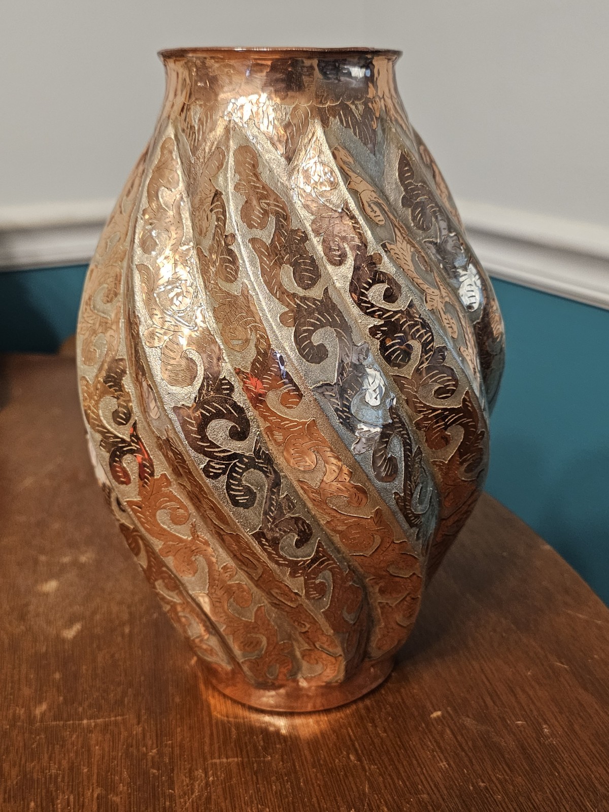 Novica Hand Hammered Etched Twisted Copper Vase Made In Mexico NEW Novica Hand Hammered Etched Twisted Copper Vase Made In Mexico NEW