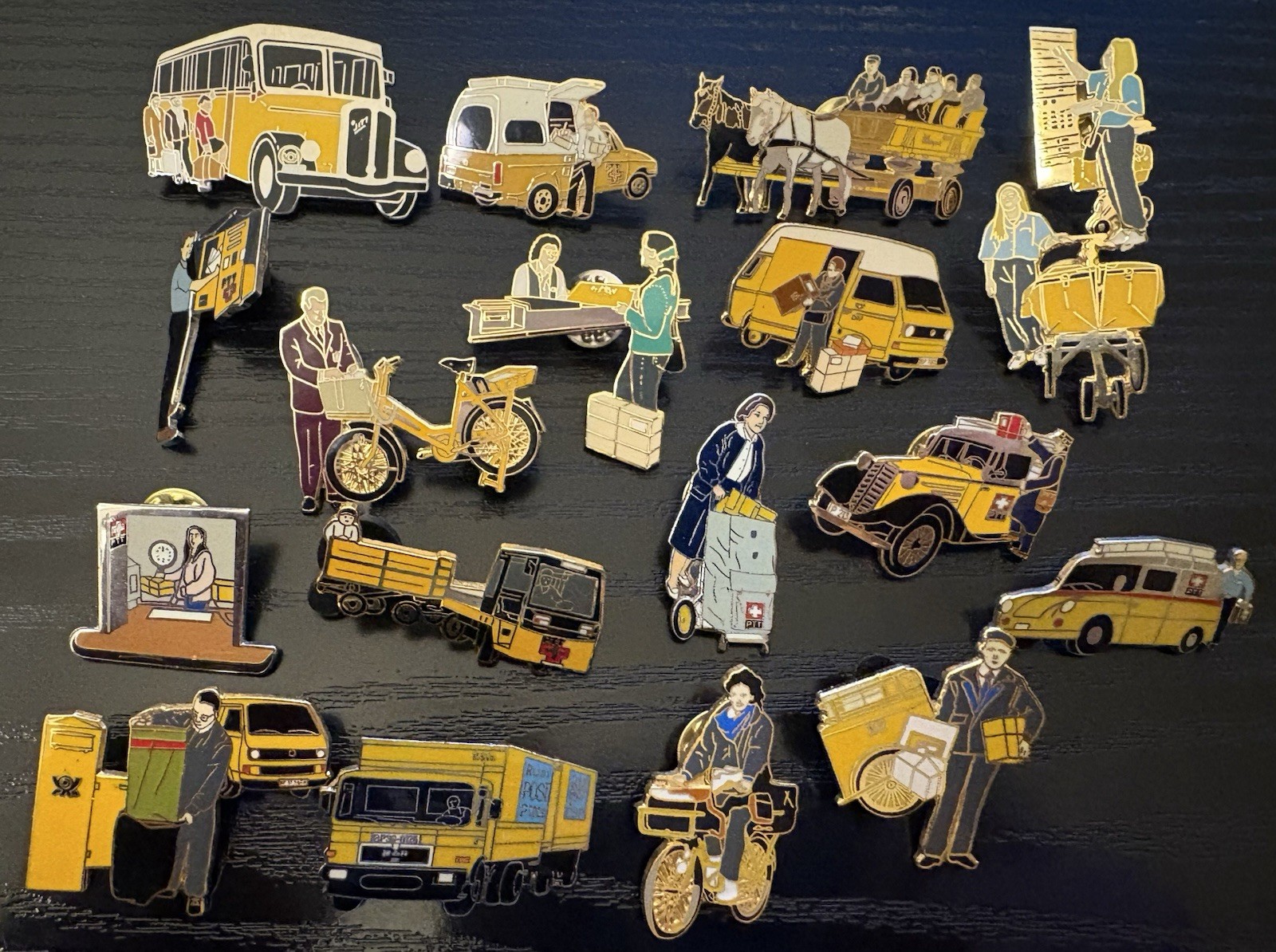 Lot Of 18 Vintage Poste telefoni e telegrafi PTT SWISS POSTAL SERVICE PIN SPILLA