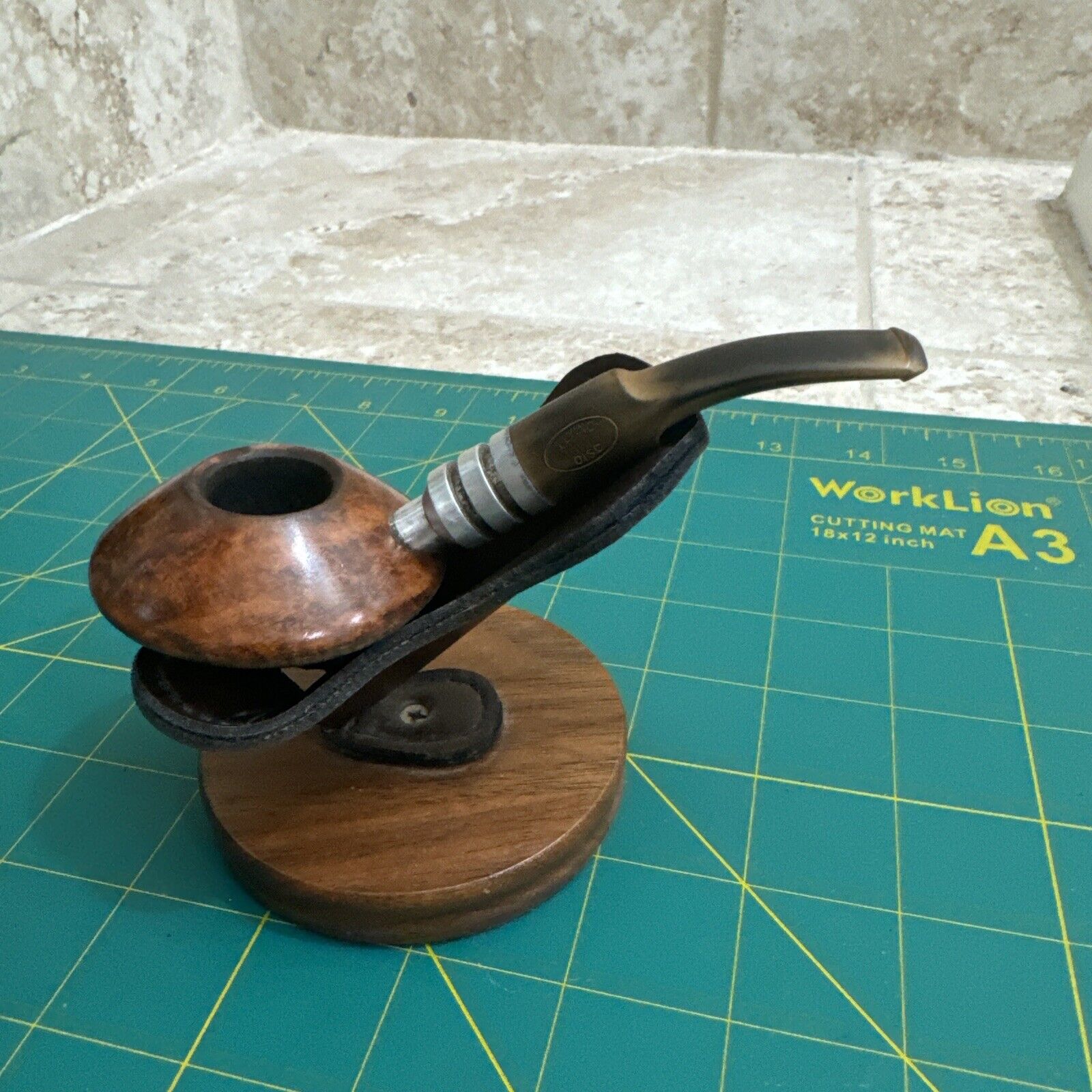 Flying Disc Tobacco Pipe Very Rare And In Great Condition 