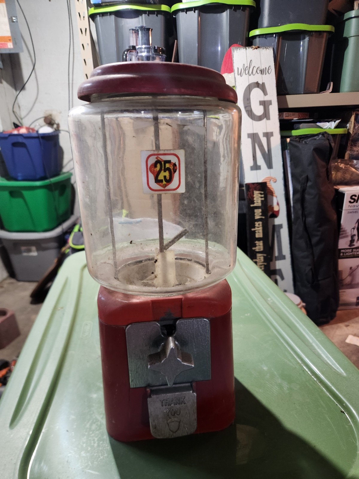 Vintage Acorn 25¢ All Purpose Vendor Gumball Machine Vintage Acorn 25¢ All Purpose Vendor Gumball Machine