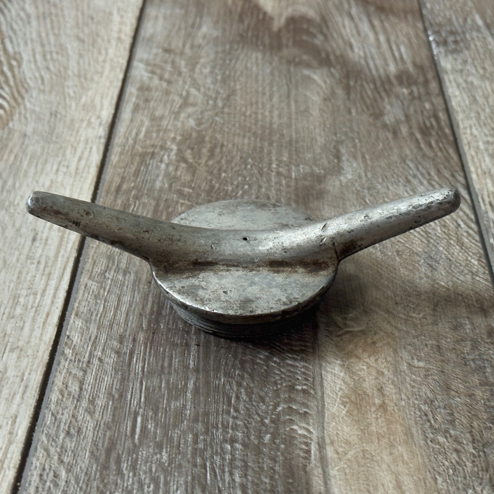 Vintage Antique Model A Model T Ford Dog Bone Wing Style Radiator Cap Read Vintage Antique Model A Model T Ford Dog Bone Wing Style Radiator Cap Read