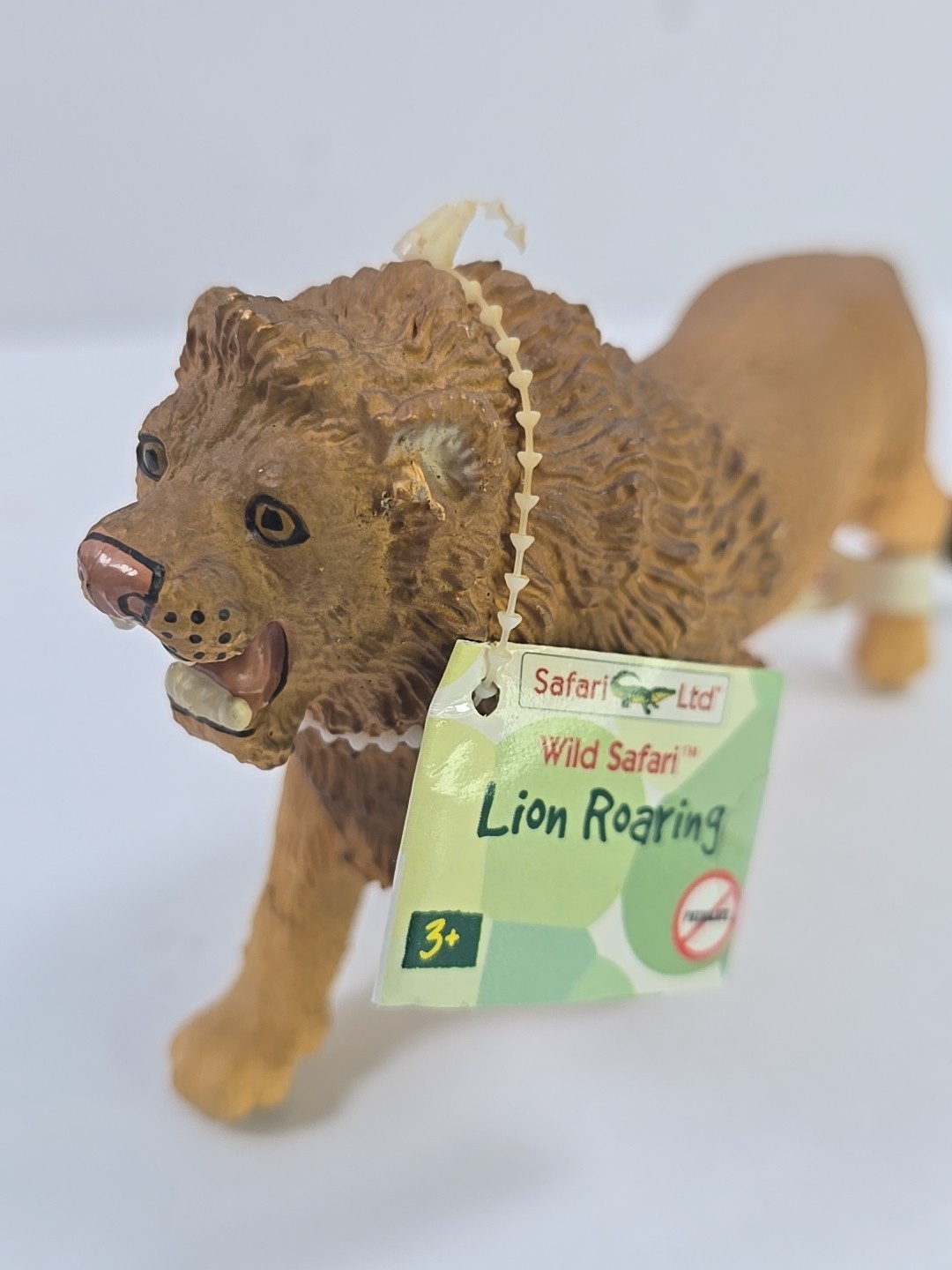 Safari Ltd Lion Roaring 2007 Retired Wild Safari Figure w/ Tag Vintage Safari Ltd Lion Roaring 2007 Retired Wild Safari Figure w/ Tag Vintage