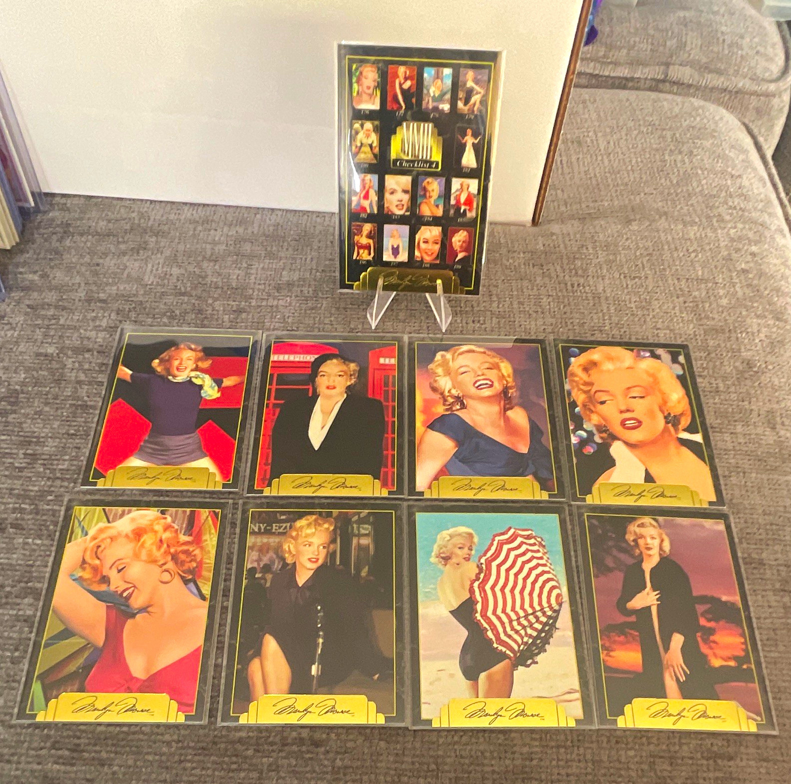 1995 Marilyn Monroe Non-Sport Trading Card Lot 8 w/ Checklist 4 1995 Marilyn Monroe Non-Sport Trading Card Lot 8 w/ Checklist 4