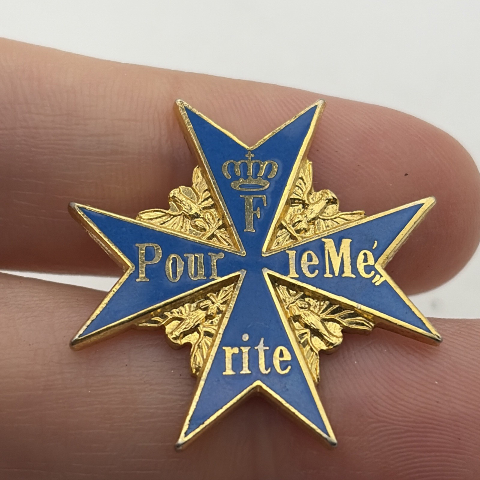 WWI German Knights Cross Pin Badge \