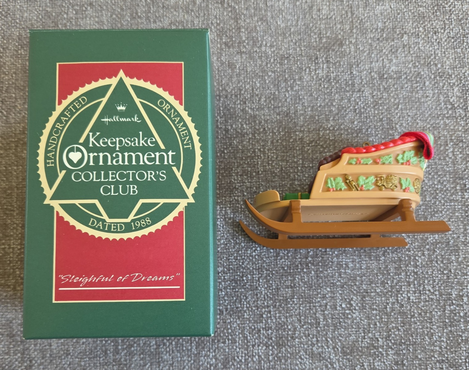 Hallmark Keepsake \ Hallmark Keepsake \