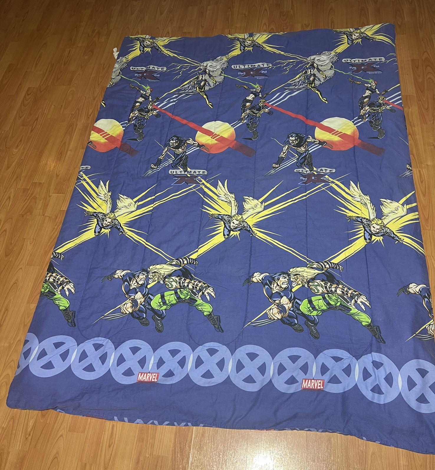 Vintage Marvel 2001 ultimate X-Men blanket Vintage Marvel 2001 ultimate X-Men blanket