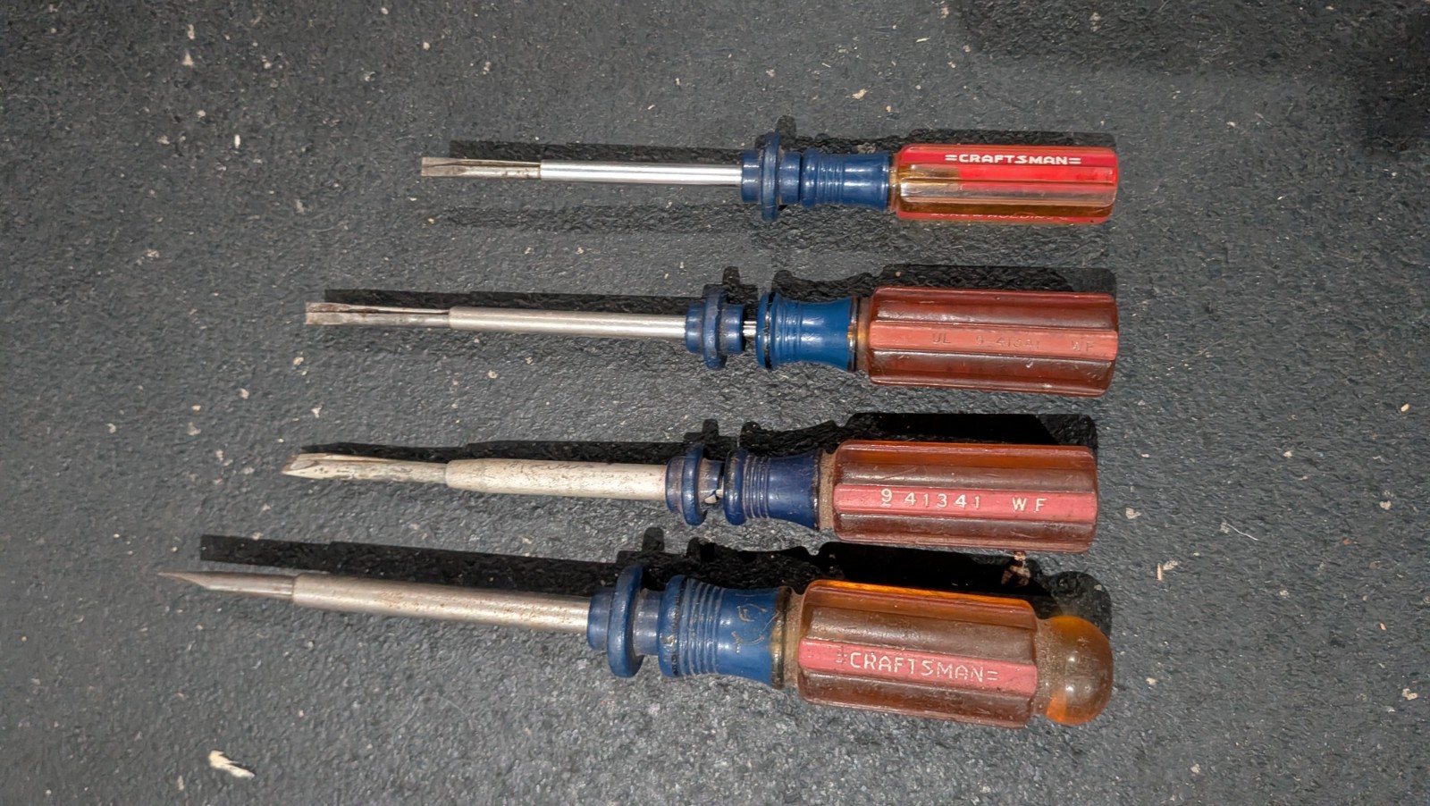 Vintage LOT of 4 CRAFTSMAN SCREW HOLDING SCREW DRIVERS TOOL 41341