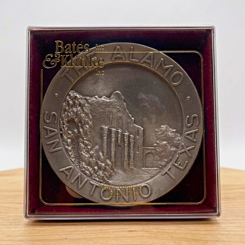 Vintage Bates & Klinke The Alamo San Antonio Texas Pewter Medallion Plate in Box