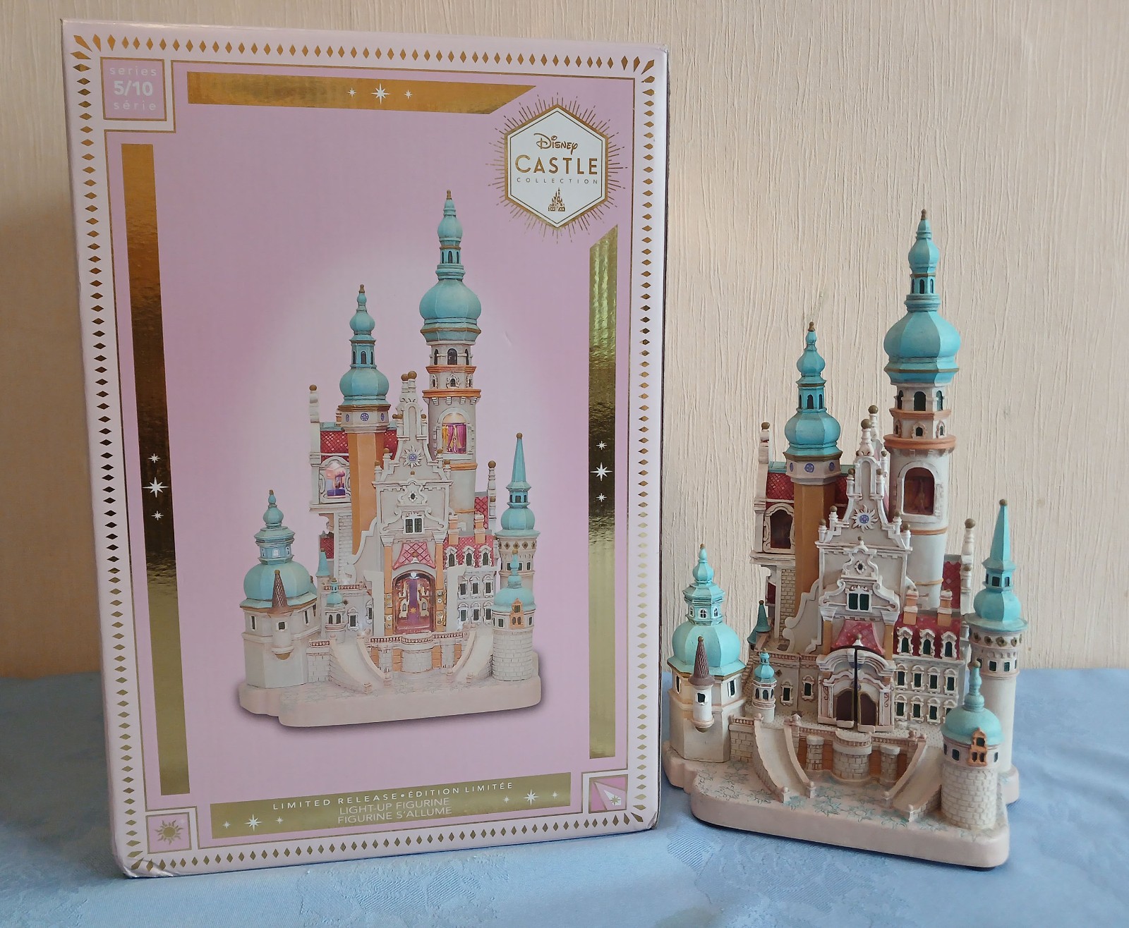 Disney Rapunzel Tangled light up castle 2021 Disney Rapunzel Tangled light up castle 2021