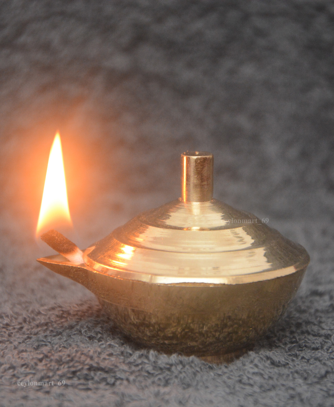 Pure Brass Oil Lamp Diya Handcrafted Ceylon with Lid + 50 Free Wicks free
