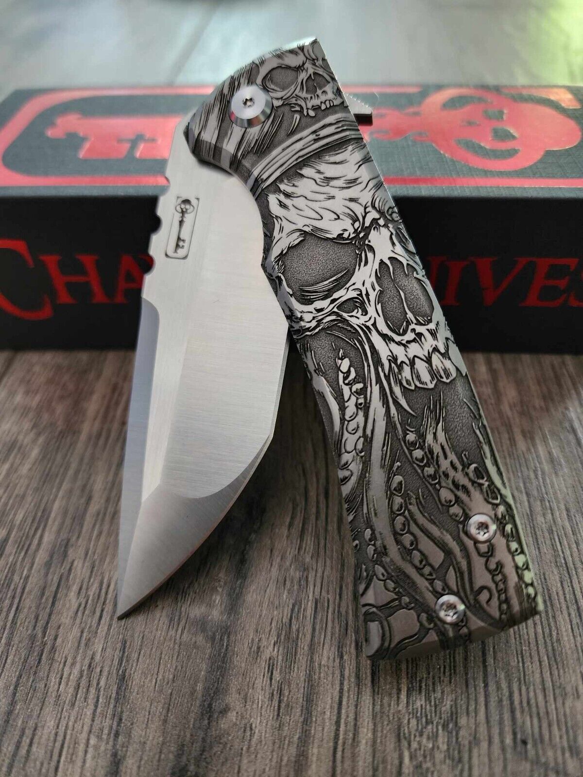 Chaves Knives Relief Engraved 229 Redencion With Davy Jones Skull - M390 - EDC