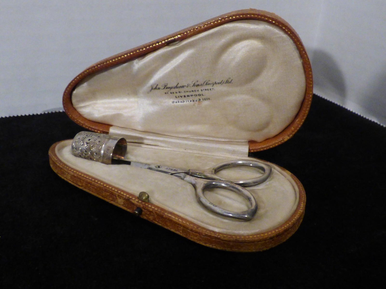 Antique John Bagshaw & Sons (Liverpool) Sewing Kit Scissors Thimble Case Silver Antique John Bagshaw & Sons (Liverpool) Sewing Kit Scissors Thimble Case Silver