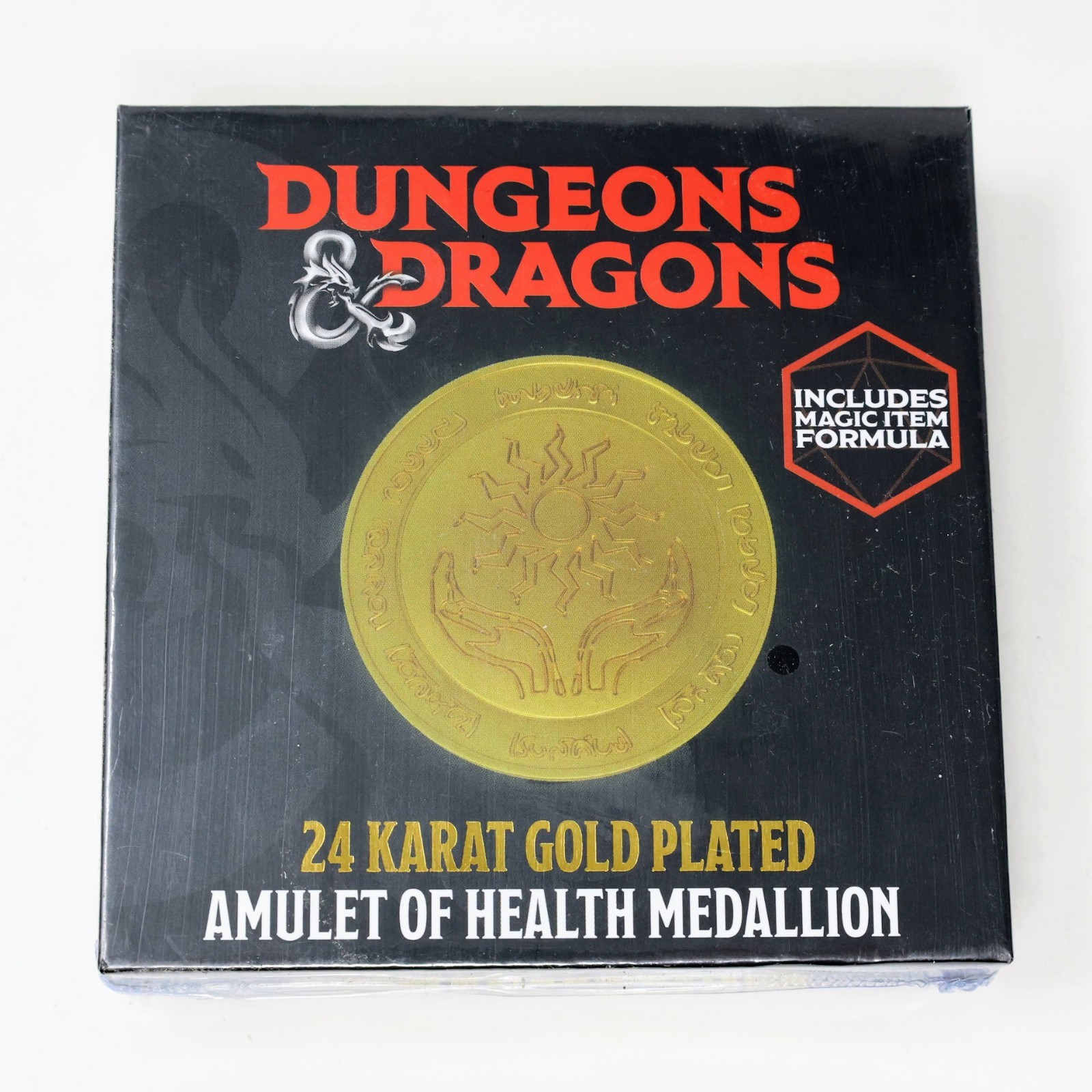 Dungeons & Dragons 24k Gold Plated Amulet of Health Medallion Replica Official