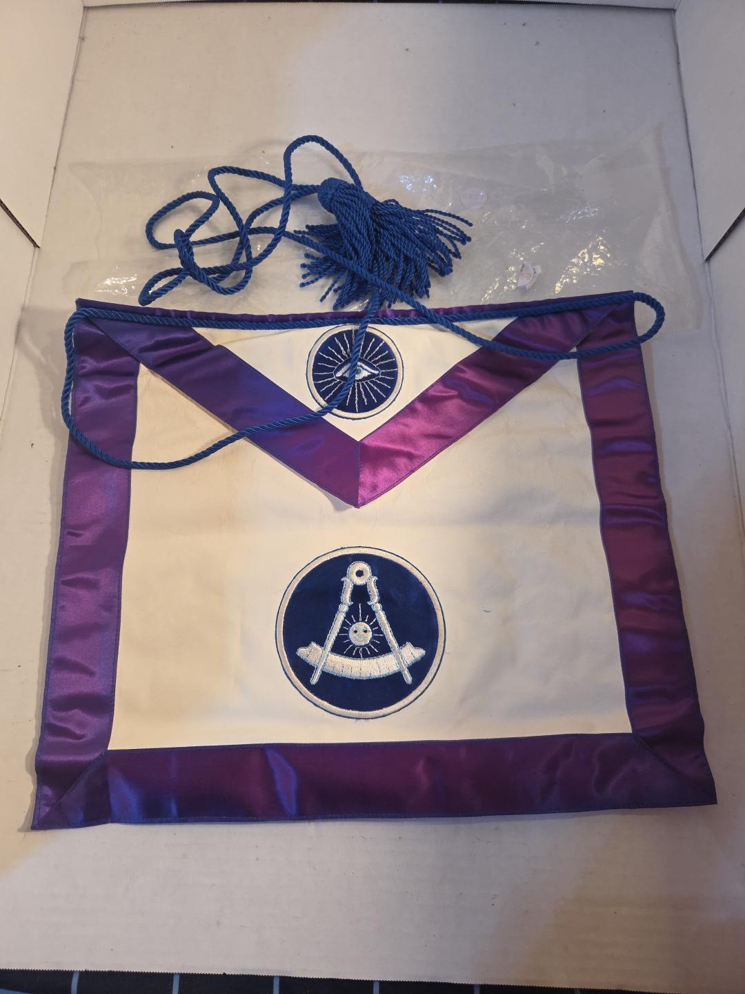 1940-60s Masonic Past Master Apron Ihling Bros Everard Kalamazoo Eye Blue White