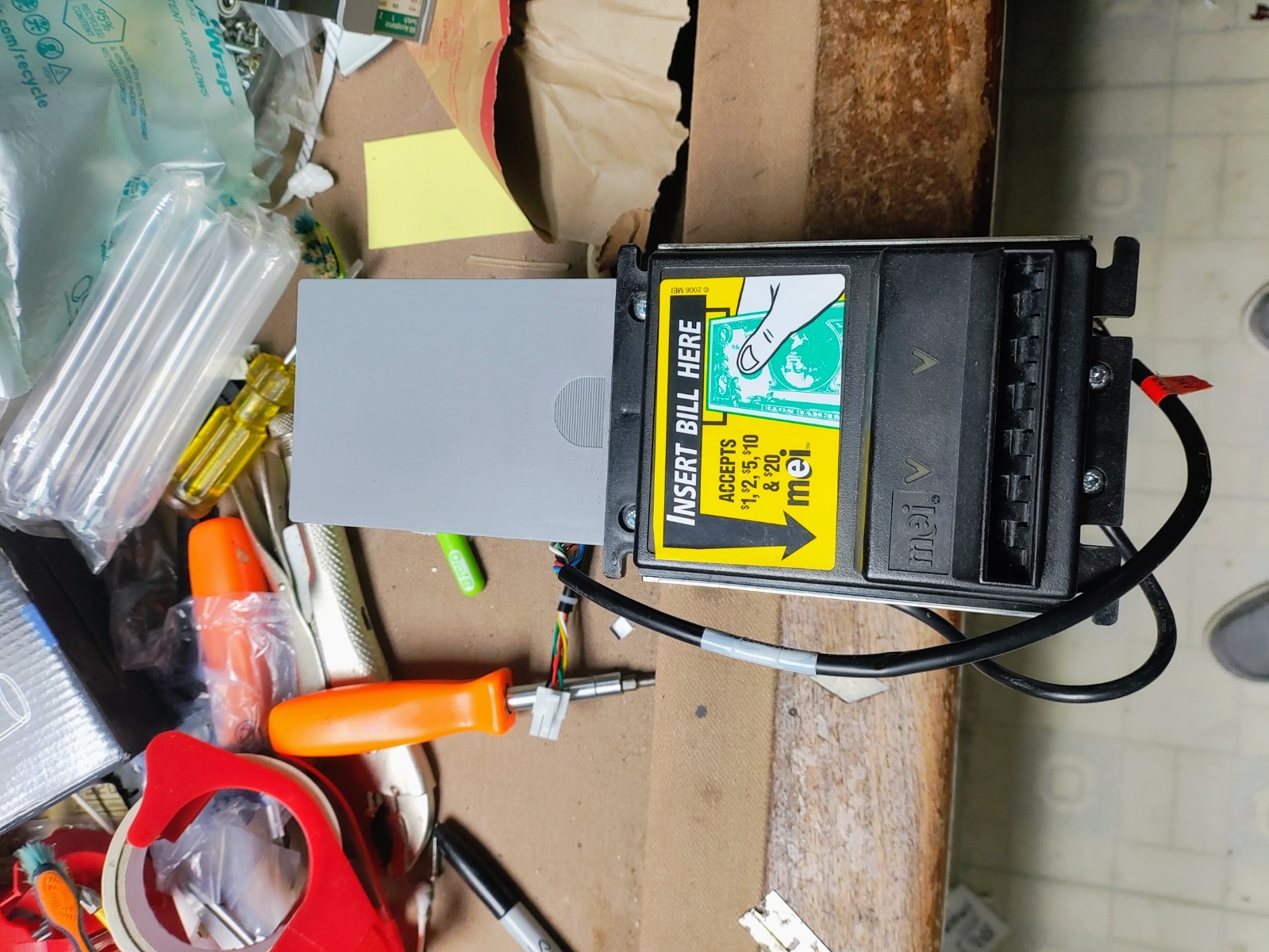 1 mars mei 24v ae 2612 U3E bill acceptor 1/5/10/20WITH 9 PIN PULSE HARNESS 1 mars mei 24v ae 2612 U3E bill acceptor 1/5/10/20WITH 9 PIN PULSE HARNESS