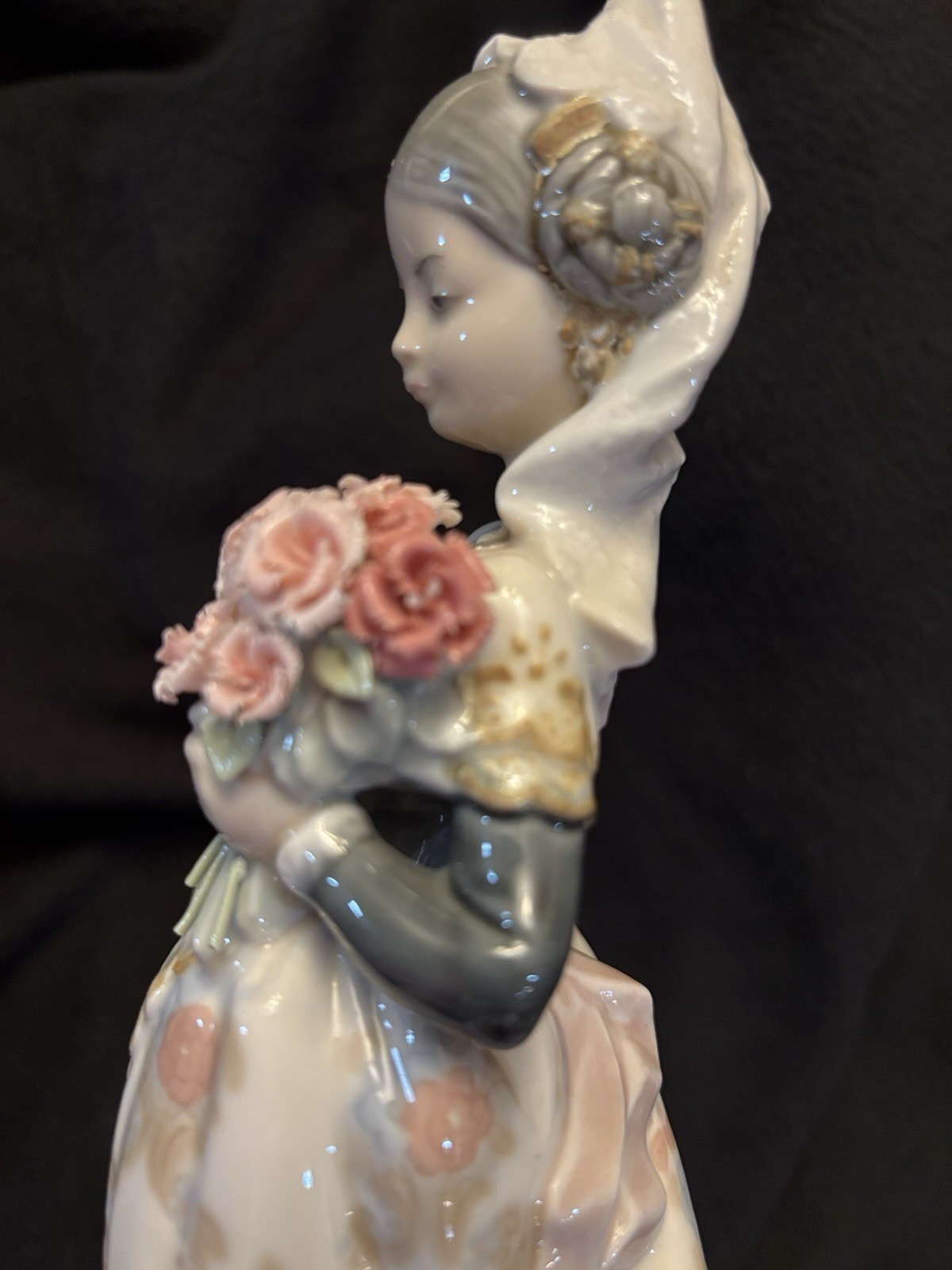 Lladro Figurine”Valencian Lady With Bouquet” Vintage 1974 #1304 Mint Retired.