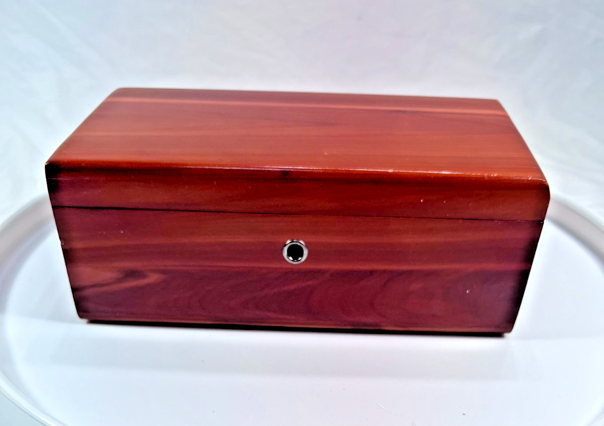 Vintage Lane Miniature Cedar Box WITH KEY-LINDE FURNITURE, INC. CHEBOYGAN, MICHI Vintage Lane Miniature Cedar Box WITH KEY-LINDE FURNITURE, INC. CHEBOYGAN, MICHI