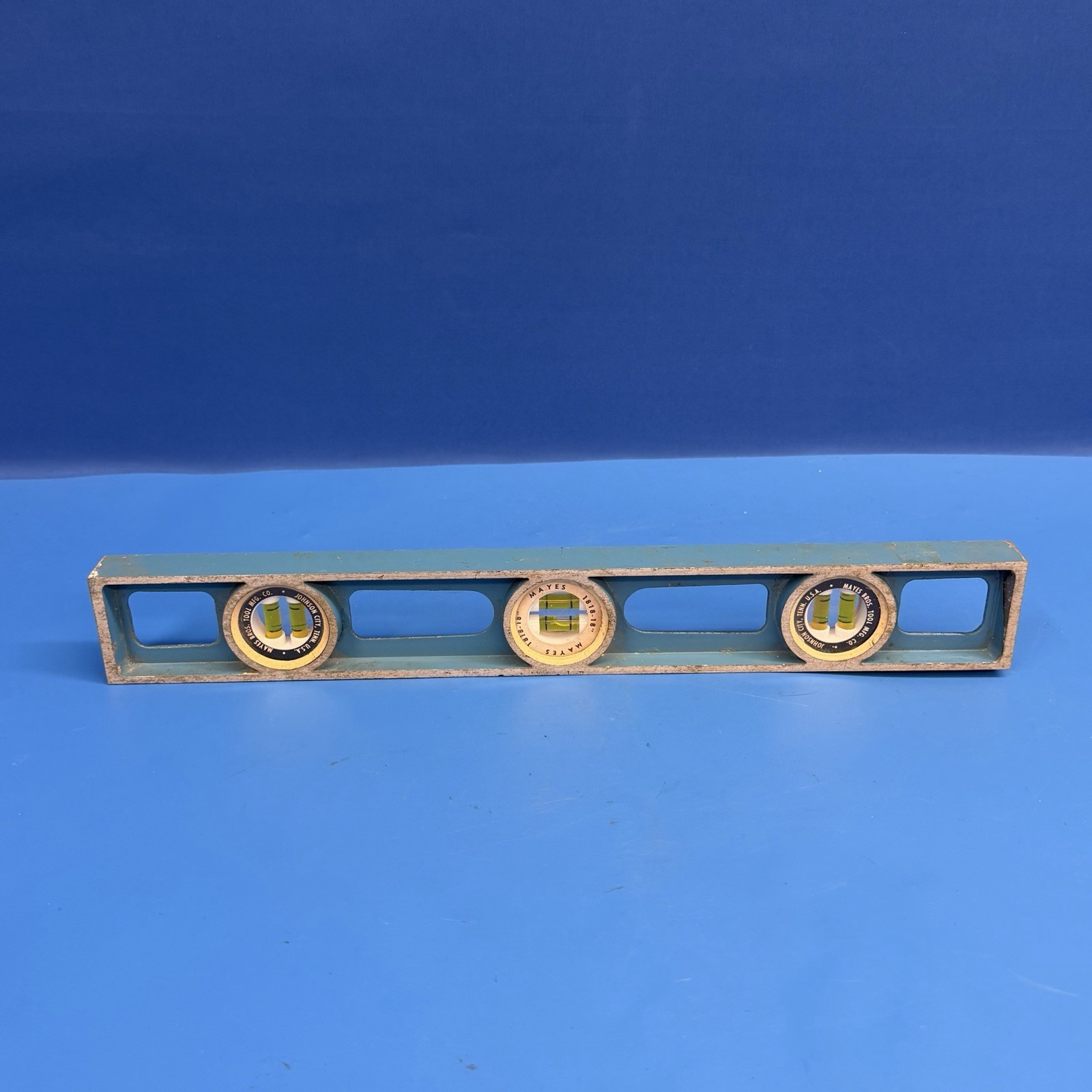 Vintage Mayes Bros 18” Cast Aluminum Spirit Level Johnson City TN USA Vintage Mayes Bros 18” Cast Aluminum Spirit Level Johnson City TN USA