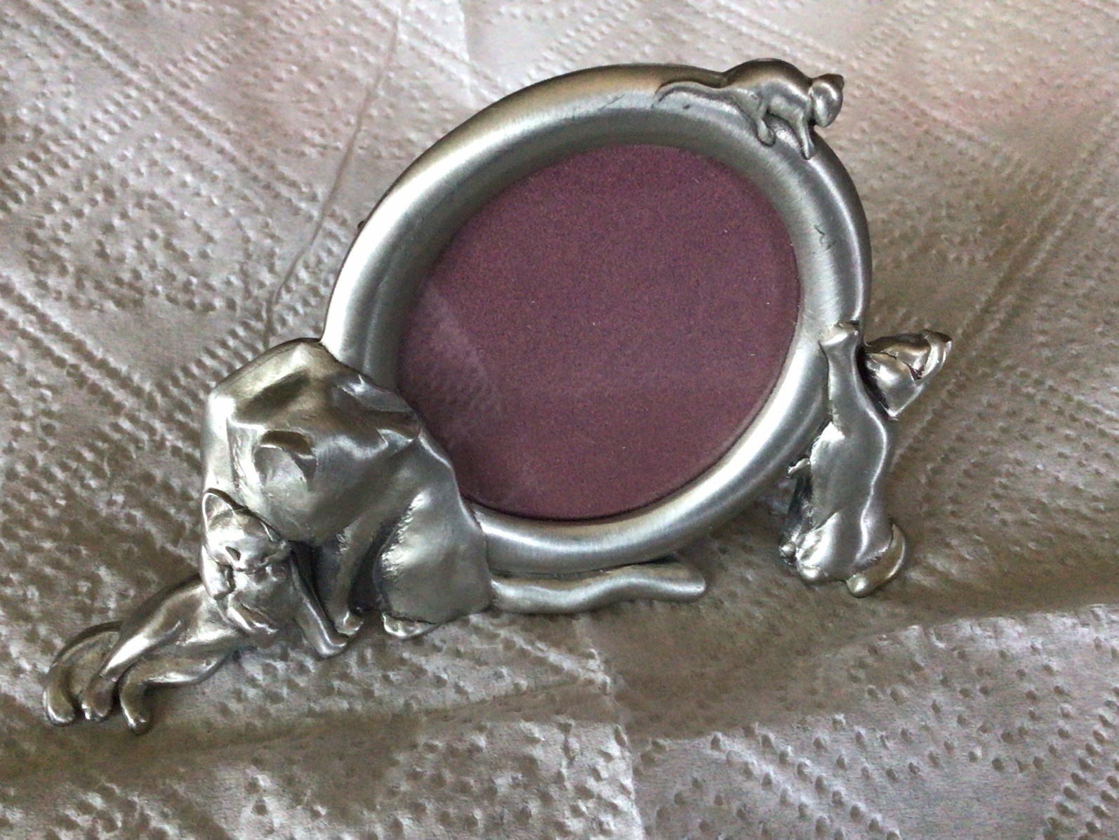 Vintage Seagull Pewter Small Cat Kitten Mouse Standing Oval Picture Frame