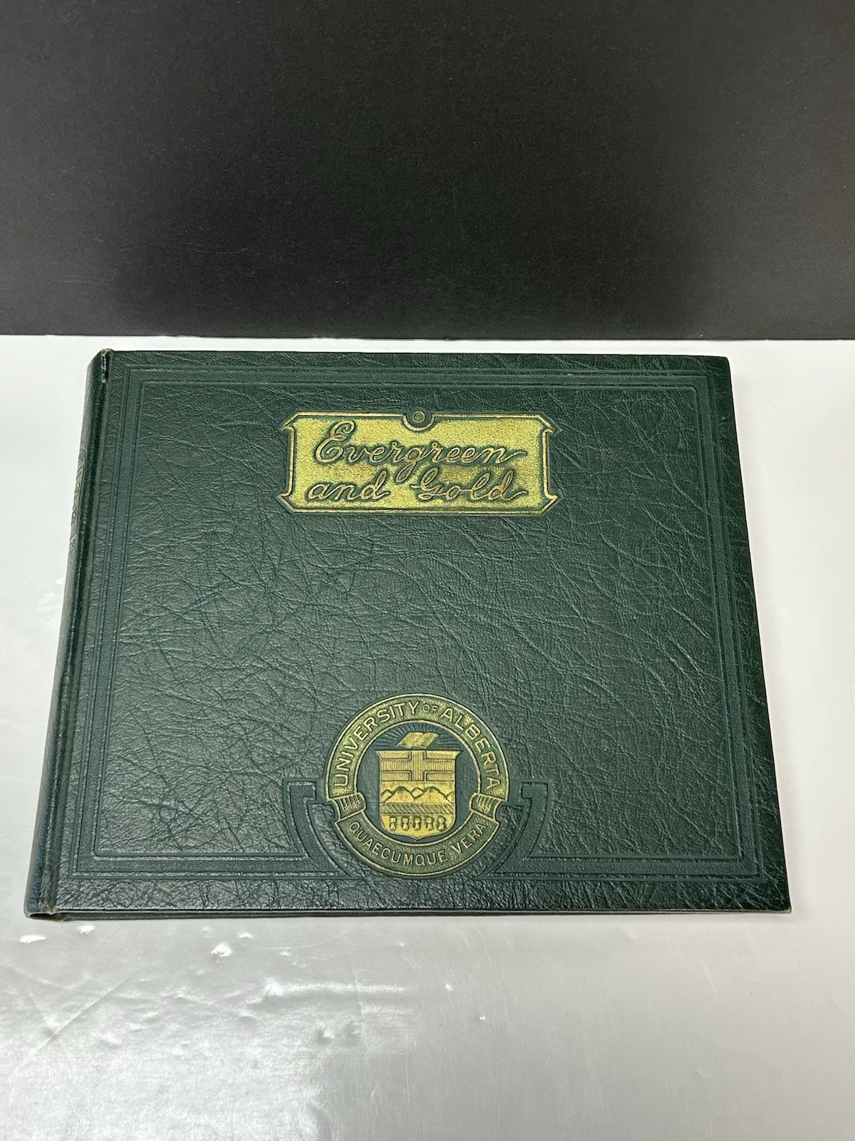 Evergreen And Gold 1932-1933 University Of Alberta Official Yearbook 