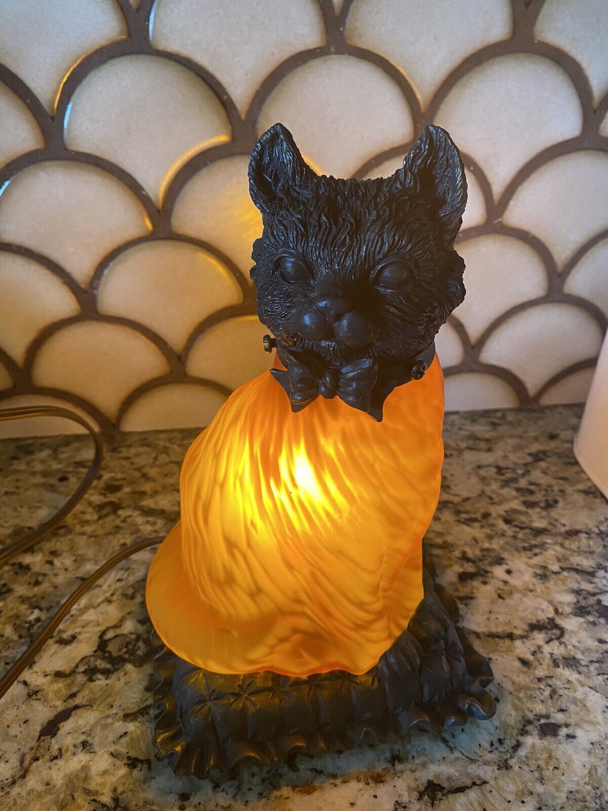 1996 SADEK CAT LAMP Bow Tie AMBER Night Light