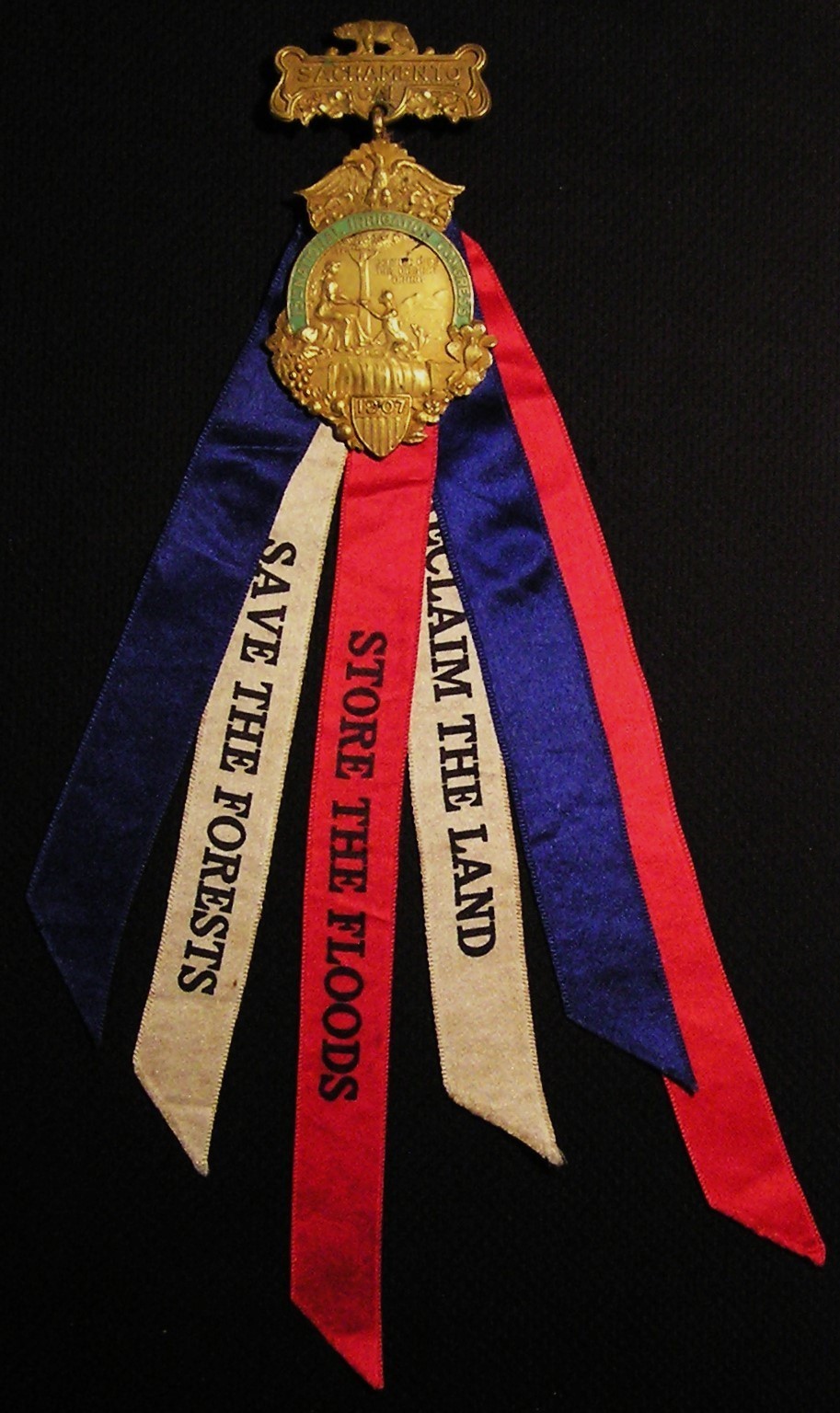 RARE 1907 NATIONAL IRRIGATION CONGRESS MEDAL BADGE W/ RIBBONS - SACRAMENTO CA