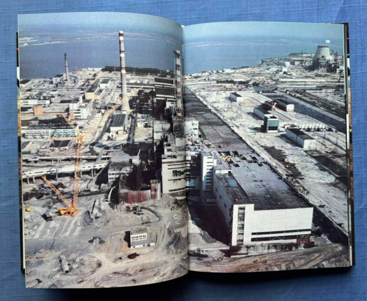 1988 Chernobyl reportage Nuclear reactor ChAES Disaster Photo Album Russian book