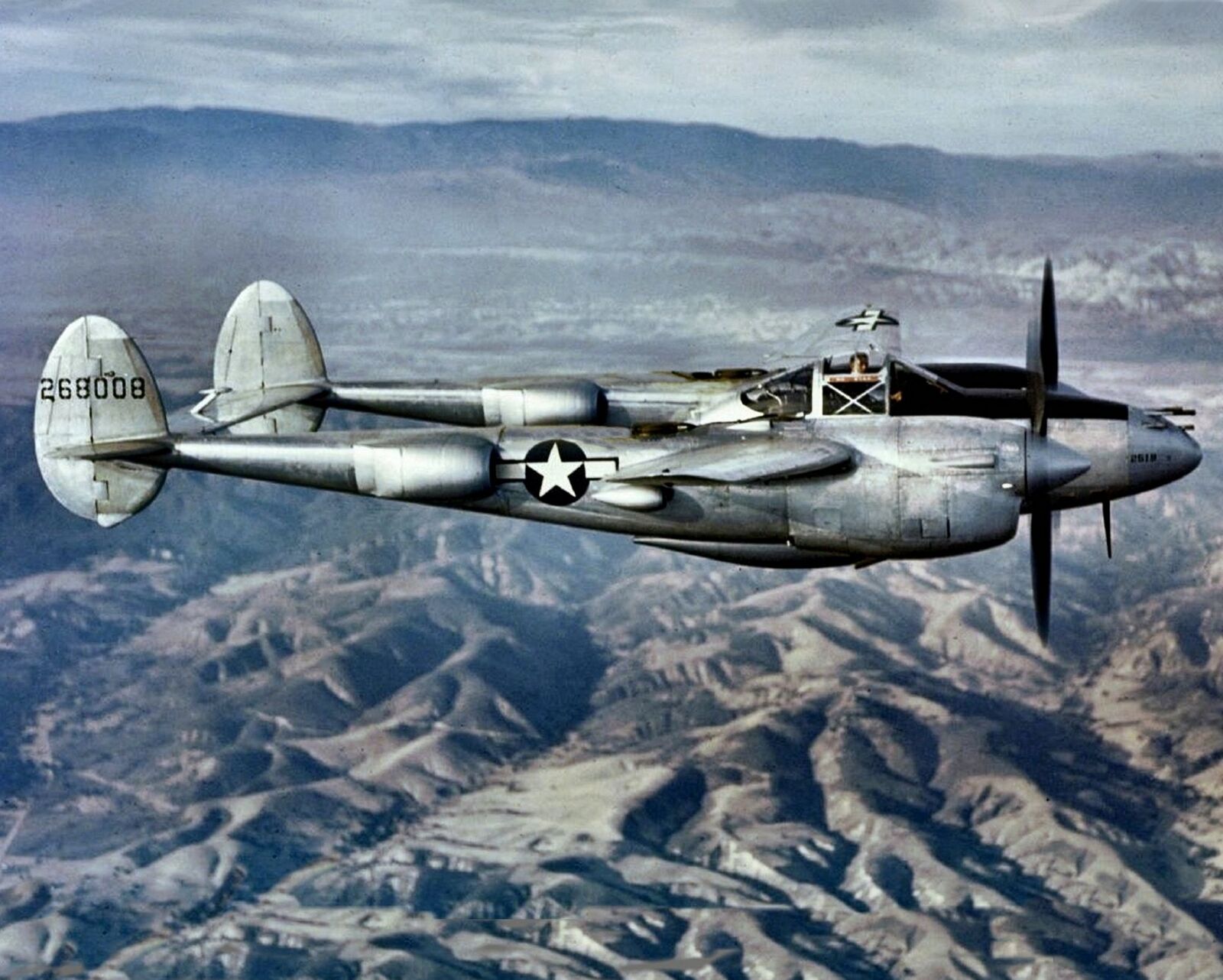 WW2 Era LOCKHEED P-38 LIGHTNING PHOTO    (201-M)