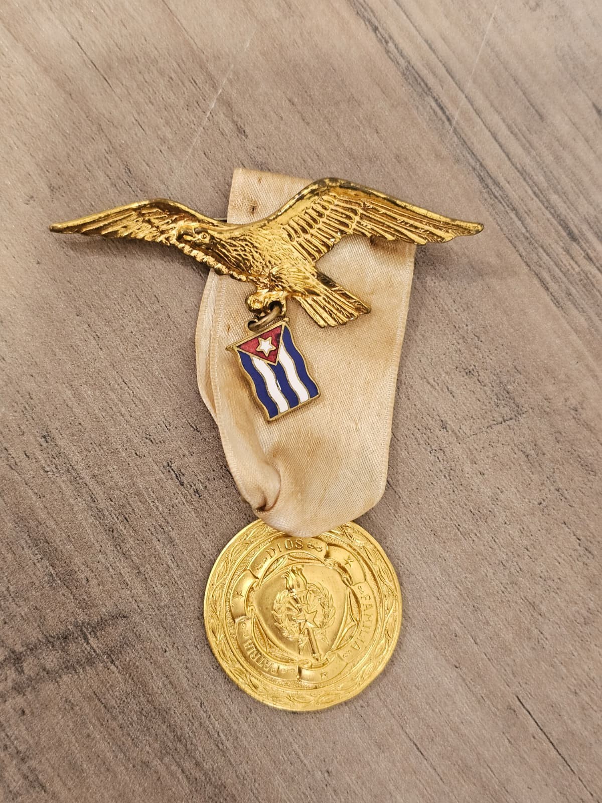 UNSEEN ORIGINAL FAMILY HOMELAND GOD US EAGLE MEDAL ORDER 1950s UNSEEN ORIGINAL FAMILY HOMELAND GOD US EAGLE MEDAL ORDER 1950s