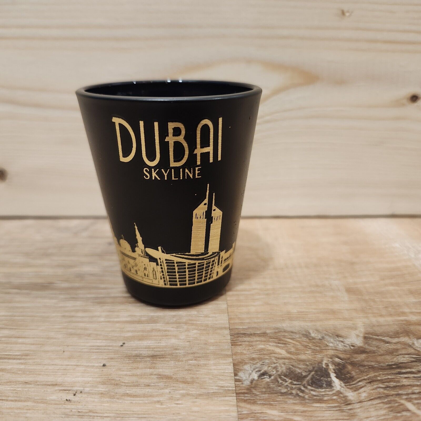DUBAI UNITED ARAB EMIRATES (UAE) SKYLINE SHOT GLASS SHOTGLASS Black + Gold