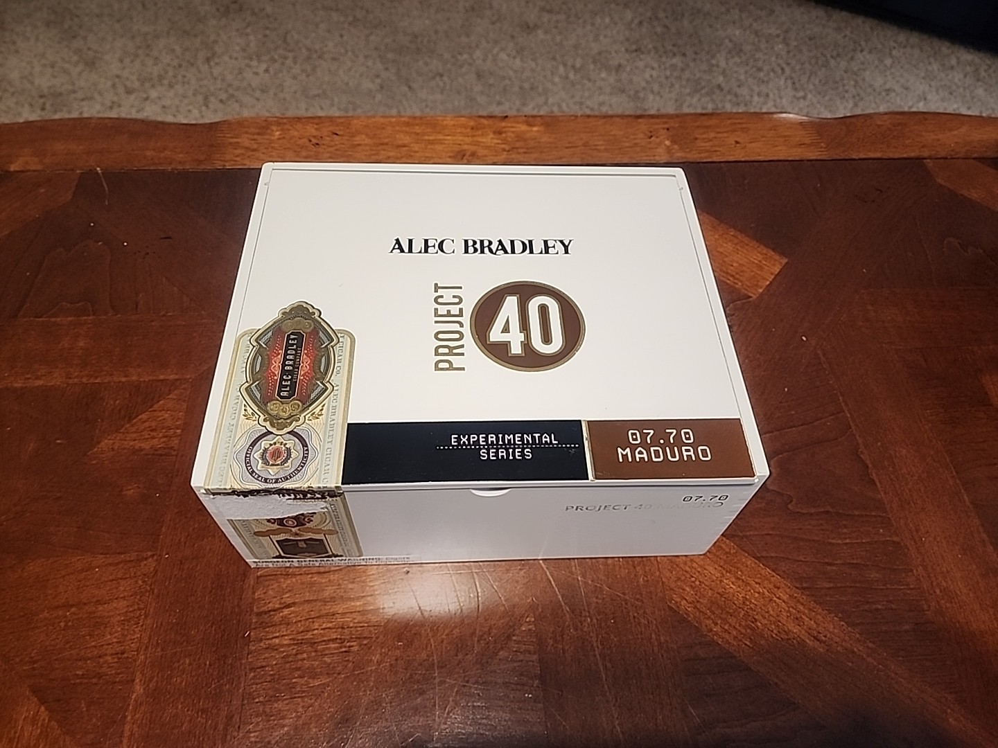 Alec Bradley Project 40 Maduro 7x70 Empty Wooden Cigar Box 9¼x7⅝x3⅞ Rare Alec Bradley Project 40 Maduro 7x70 Empty Wooden Cigar Box 9¼x7⅝x3⅞ Rare
