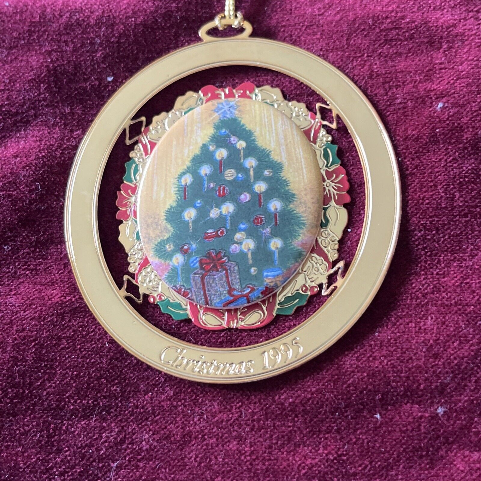 Avon Ornament Christmas 1995 Commemorative Goldtone 3”