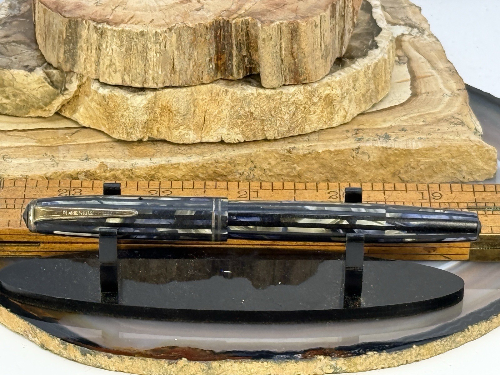 Vintage Parker Dufold Vacumatic Striated Fountain Pen Gold Nib--2244.26 Vintage Parker Dufold Vacumatic Striated Fountain Pen Gold Nib--2244.26