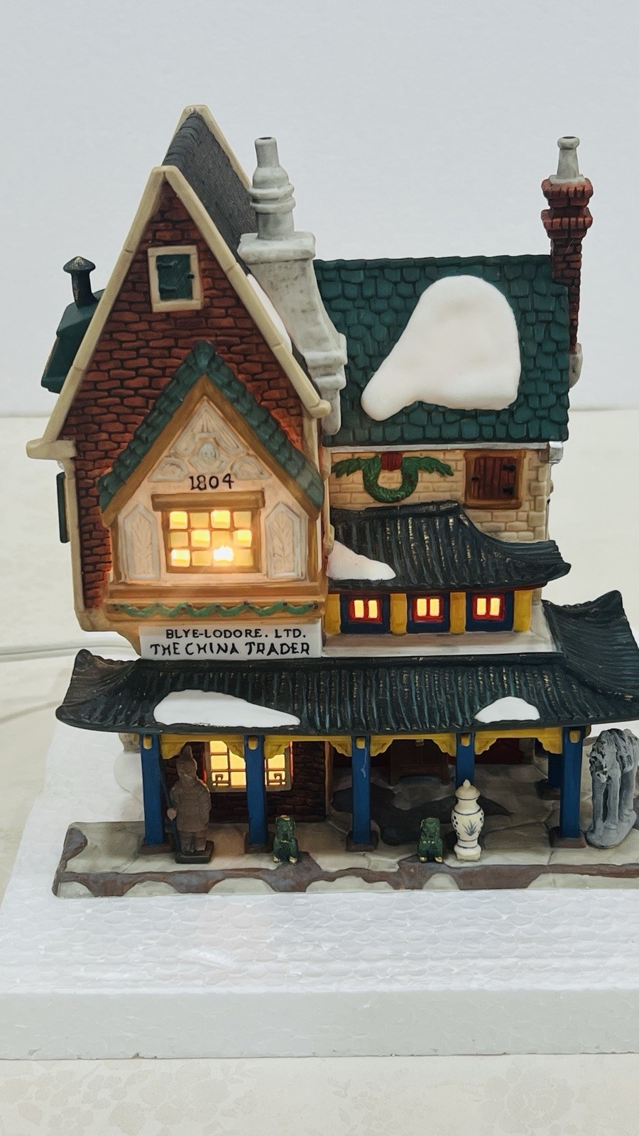 Dept 56 Dickens Village Series “The China Trader” 58447 Retired 1999 Excellent Dept 56 Dickens Village Series “The China Trader” 58447 Retired 1999 Excellent