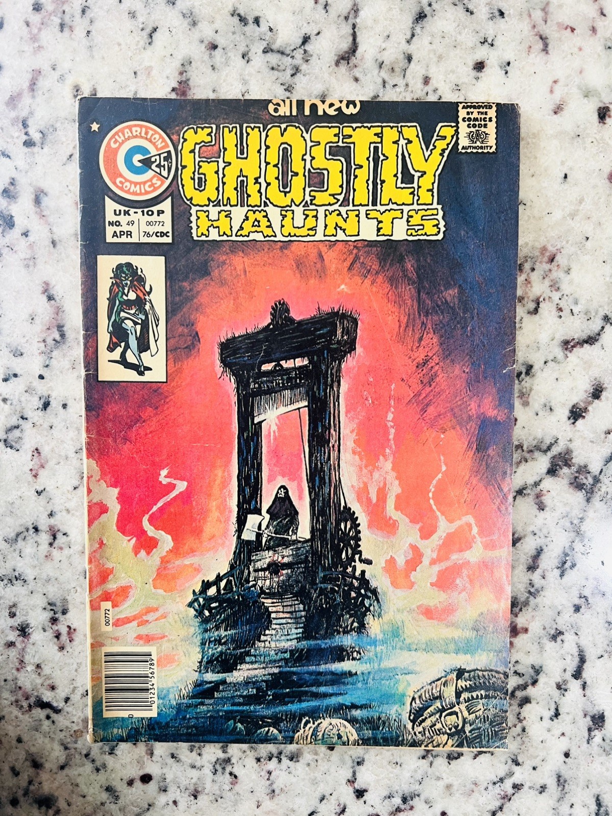 Ghostly Haunts #49 Charlton 1976 VF- 7.5 'Doorway to Hell' Bronze age Suspense