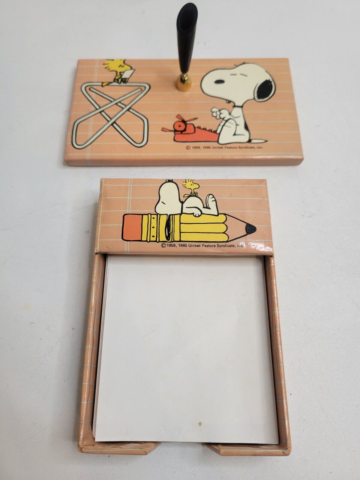Vintage Peanuts Snoopy Woodstock Pen Holder Desk Top Set 1965 + Note Sheets