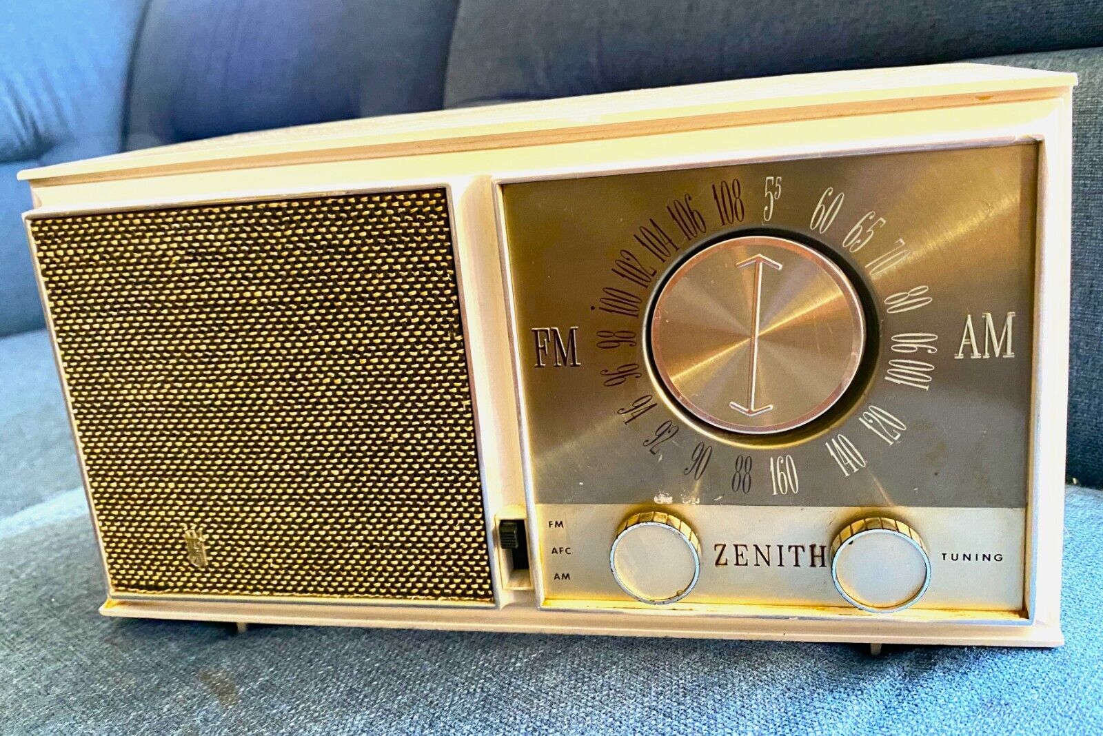 Vintage Zenith Tube Radio Model M723 -35 Watts-AMPS .35 - Brown-Fully Tested