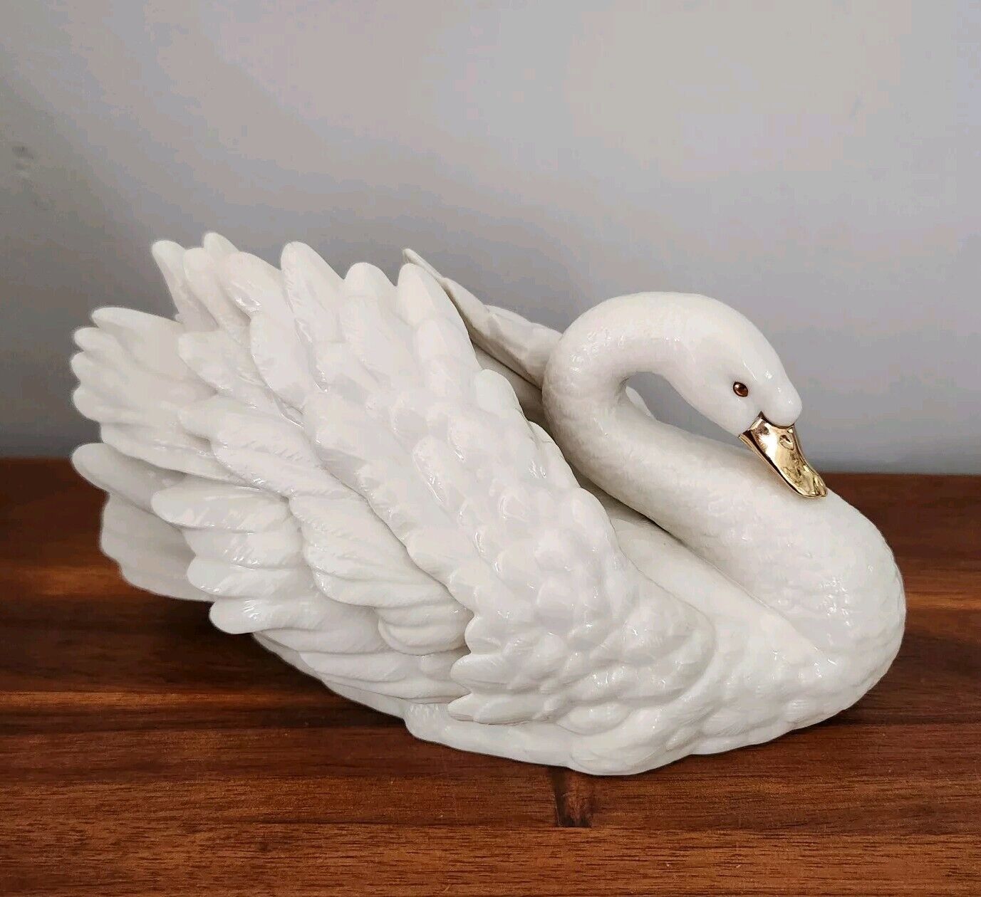 Lennox The Graceful Swan The Ivory China Edition