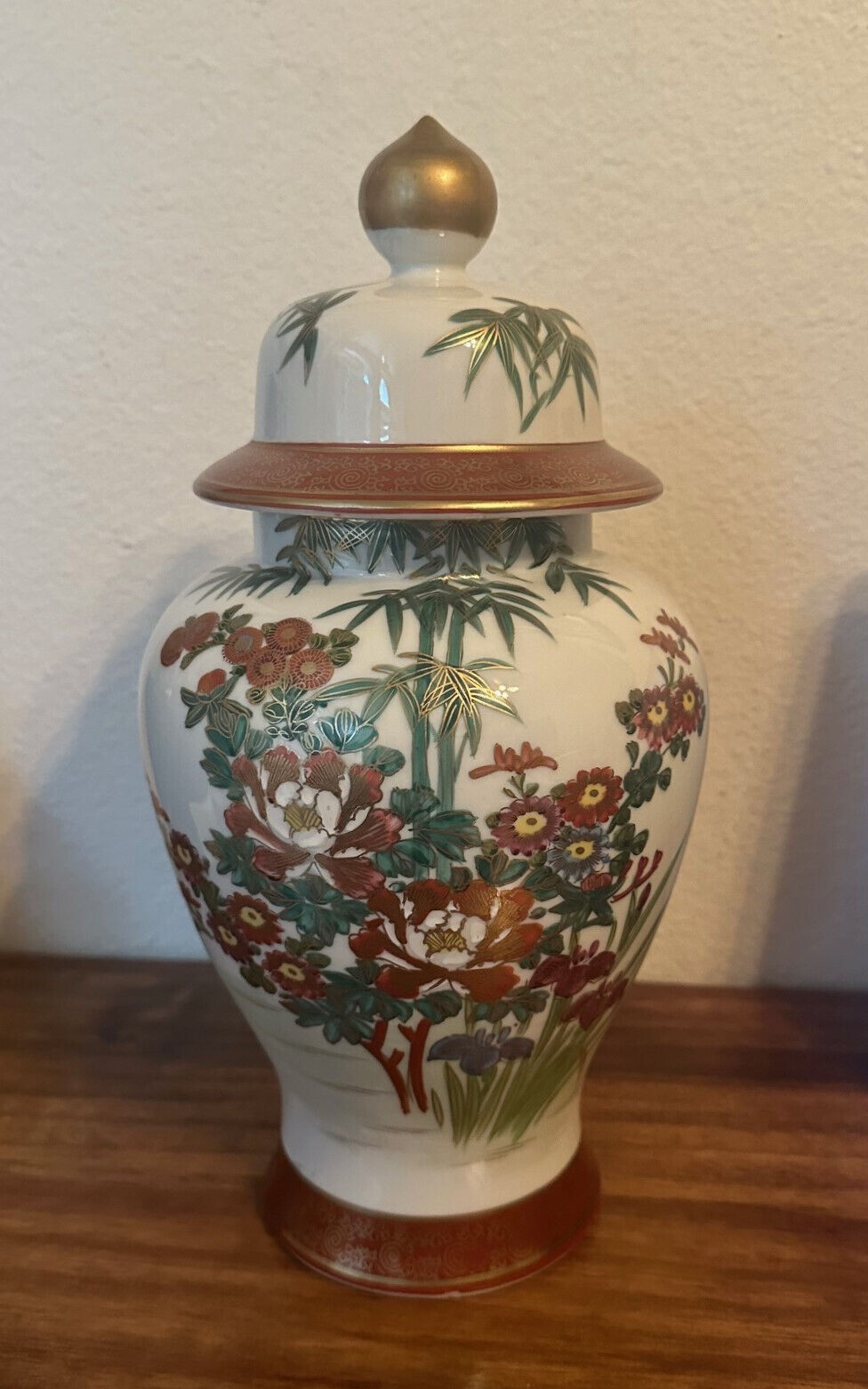 Vintage Signed Japanese Floral Ginger Jar Urn w/ Lid, 12.5\
