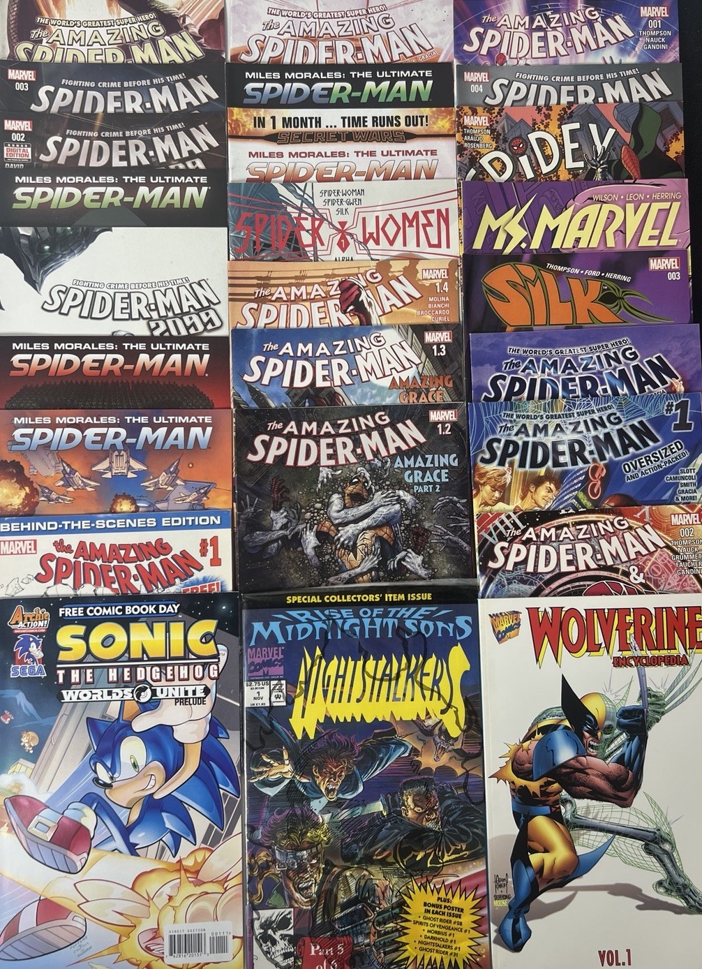 Lot of 26 Mixed Spider-Man Wolverine & Sonic Comic Books Lot of 26 Mixed Spider-Man Wolverine & Sonic Comic Books