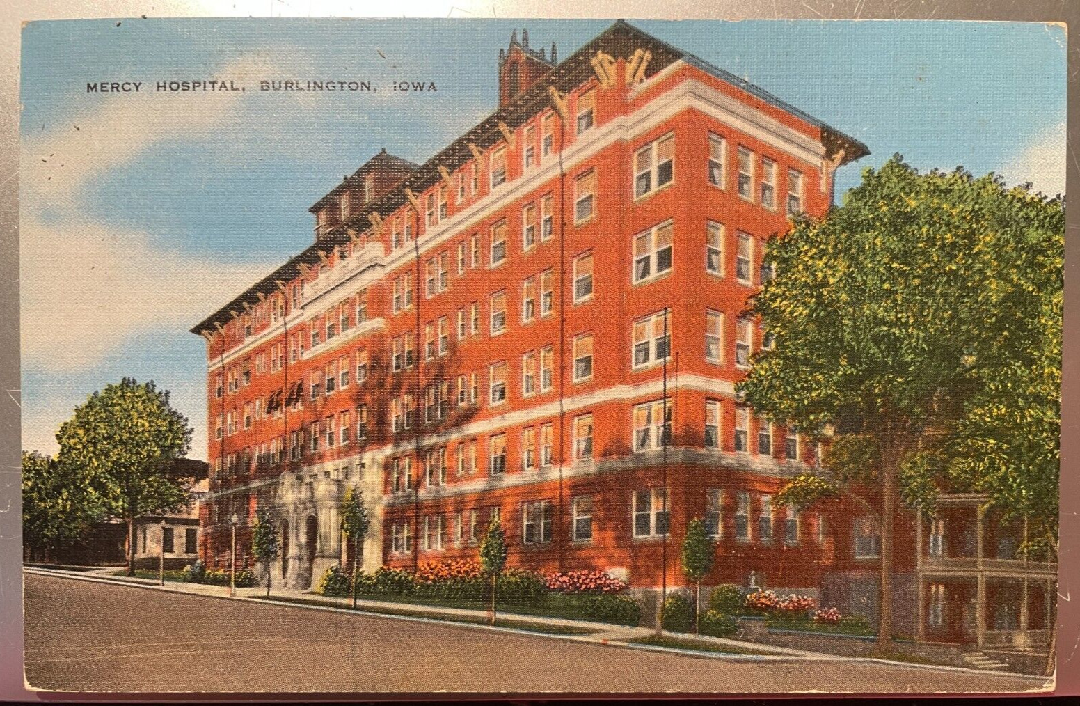 Vintage Postcard 1930-1945 Mercy Hospital, Burlington, Iowa (IA)