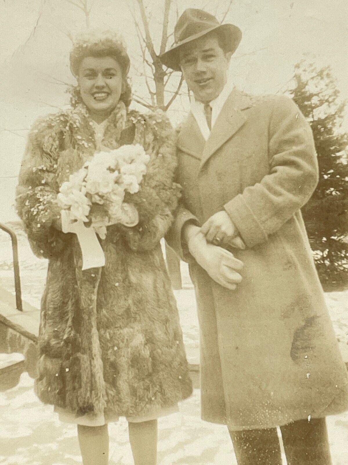W5 Photograph 1930-40\'s Beautiful Woman Handsome Man Cute Couple Snow Fur Coat