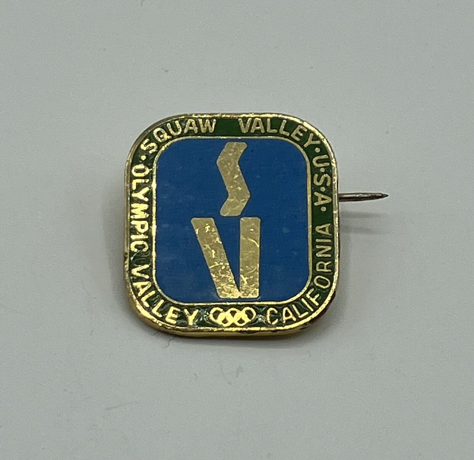 1960 Squaw Valley Olympics VIII Olympic Winter Games Souvenir Collector Pin .75”