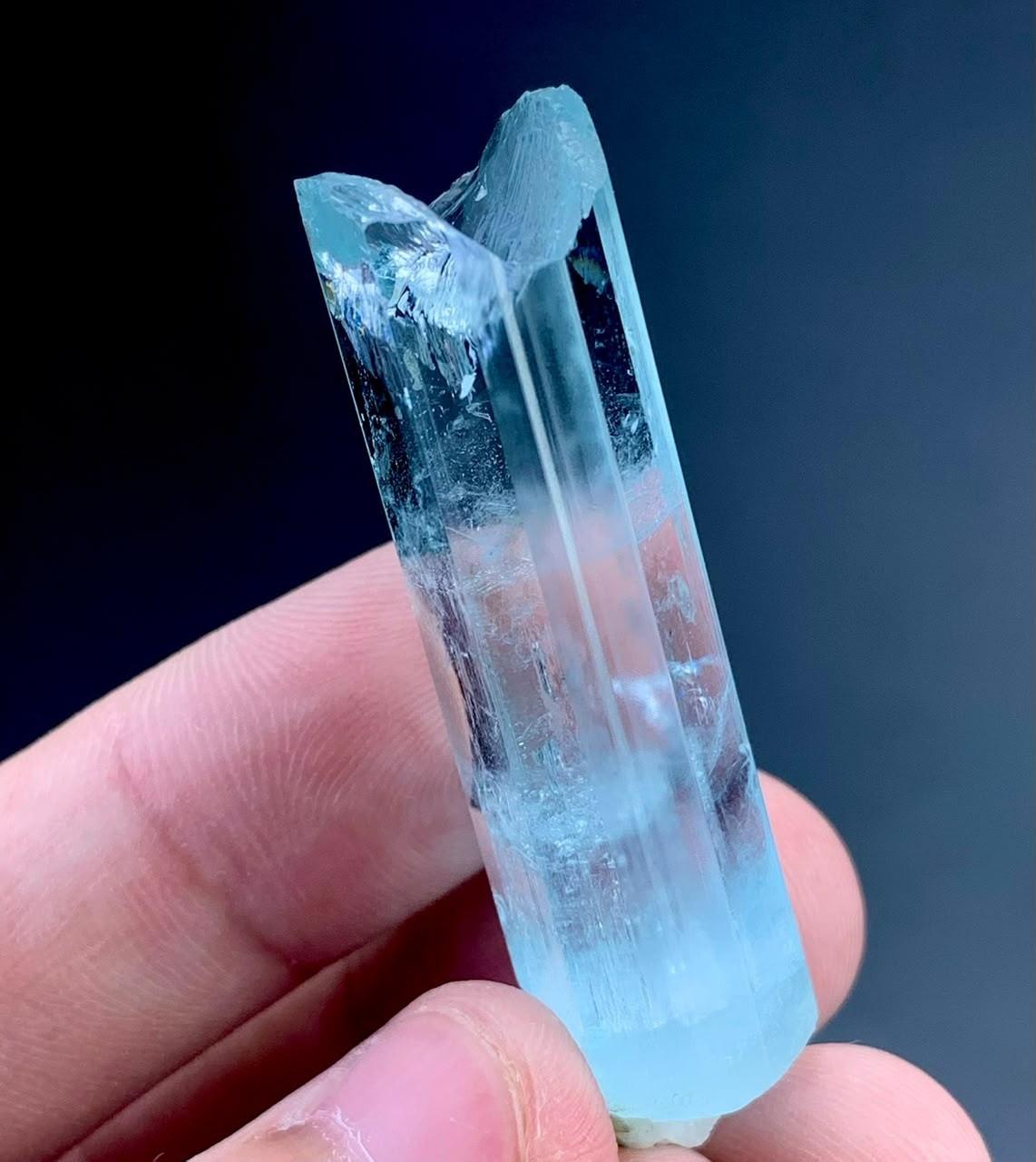 79 Carat Natural Blue Aquamarine Crystal From Shigar Pakistan 79 Carat Natural Blue Aquamarine Crystal From Shigar Pakistan