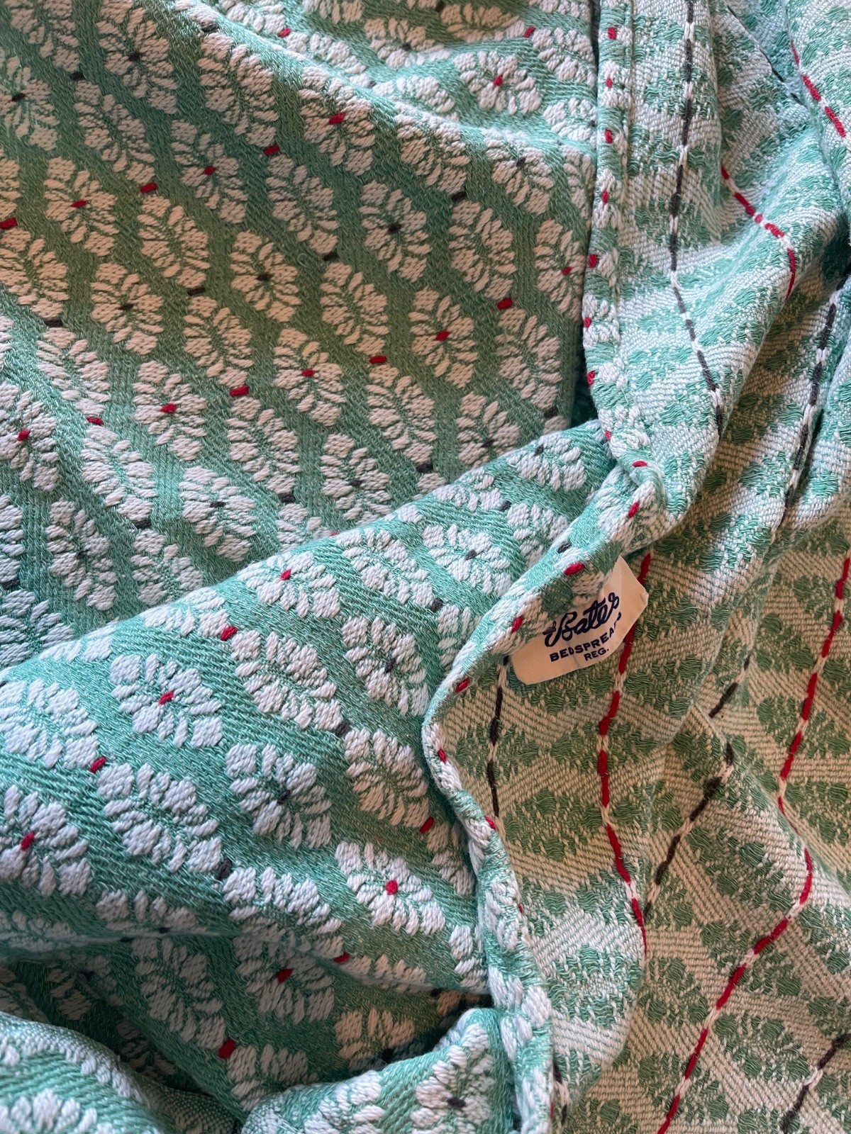 green red Vintage Bates / tag  Woven  coverlet Bedspread Fresh